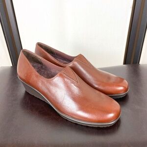 Walking Cradles Brown Leather Slide Wedge Loafers, NWOT Size 8N